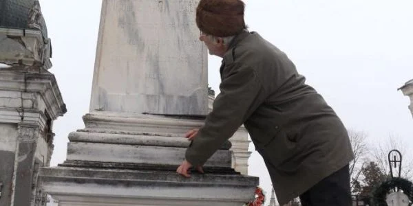 monumentul funerar