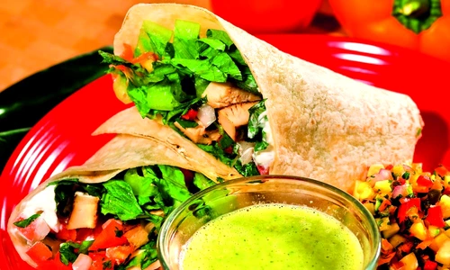 fajitas cu pui si sos de usturoi jpeg