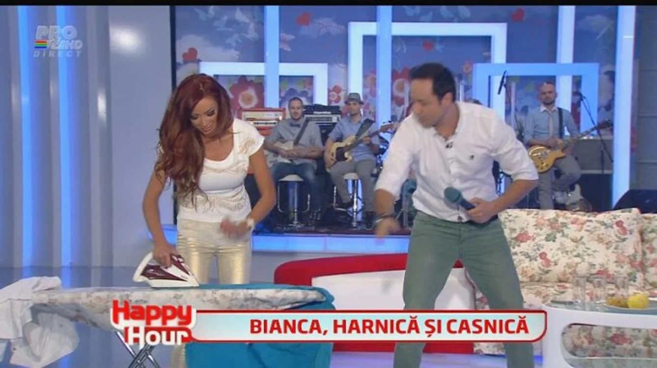
    Bianca a călcat o cămaşă  