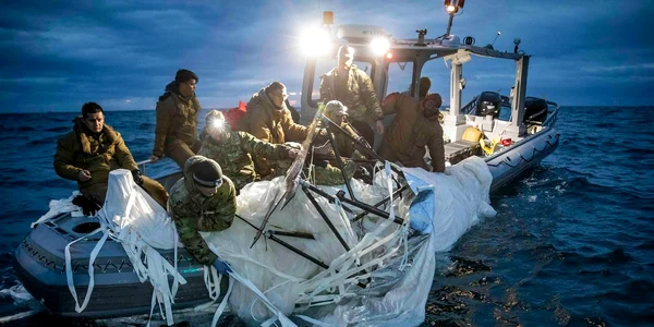 Balonul spion al Chinei doborât de SUA, recuperat din Atlantic FOTO Profimedia