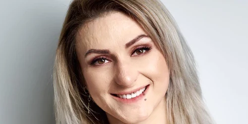 Adina Apostol Facebook jpg