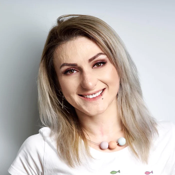 Adina Apostol Facebook jpg