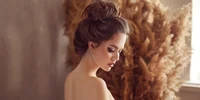 Coafura - tânără femeie frumoasî - machiaj - romantic FOTO Shutterstock 