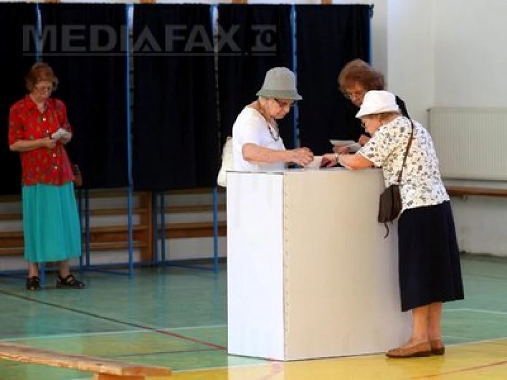 Demiterea preşedintelui ţine de prezenţa la urne FOTO: Mediafax