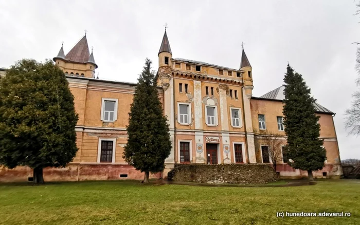 Castelul Kendeffy din Sântamaria Orlea. Foto: Daniel Guță