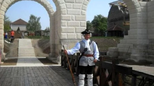 Poarta castrului roman din Alba Iulia a fost restaurată jpeg