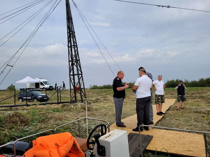 Punct de trecere a frontierei pe Bega FOTO Ecluze pe Bega