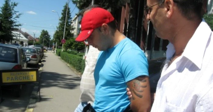Bacău: (UPDATE) S-a predat și al doilea criminal de la Comănești (GALERIE FOTO)
