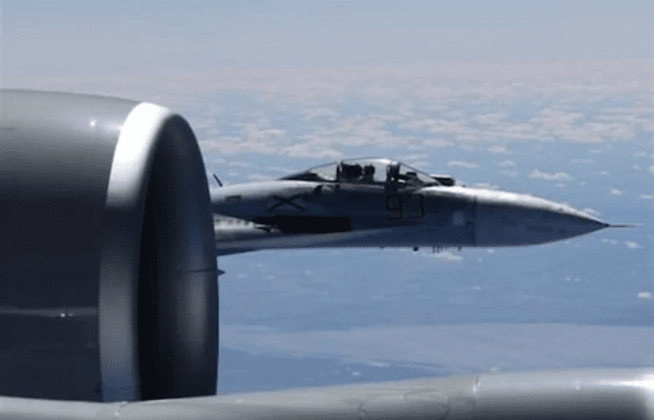 Cinci incidente în care avioanele rusești au hărțuit nesăbuit bombardierele și navele de război ale SUA VIDEO