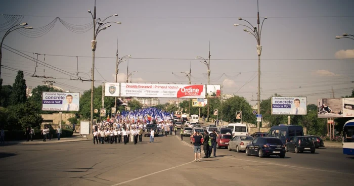 Marşul organizat de Renato Usatîi a pornit din faţa Circului din Chişinău FOTO Alexandru Tarlev