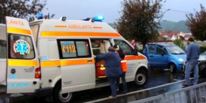 Râmnicu Vâlcea: Poliţiştii caută un şofer care a accidentat un tânăr