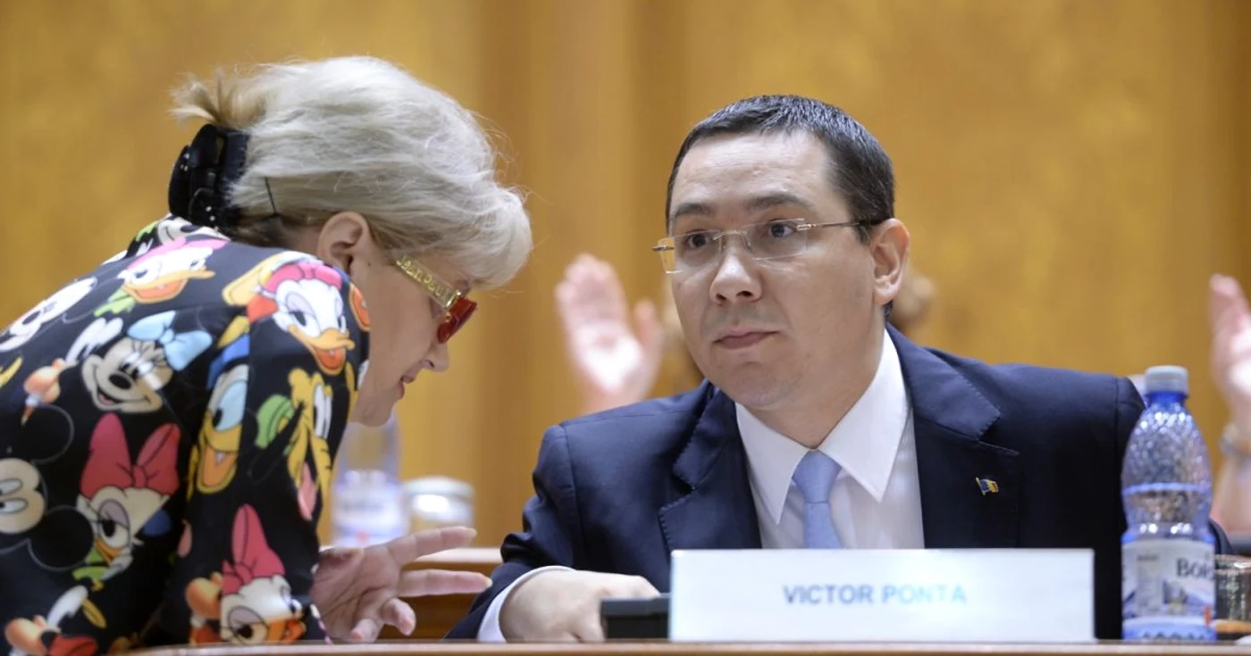 Victor Ponta discută cu senatoarea PC, Cristiana Anghel FOTO Mediafax