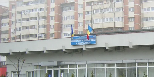 Mii de oameni trec pe la Serviciul de Asistenţă Socială