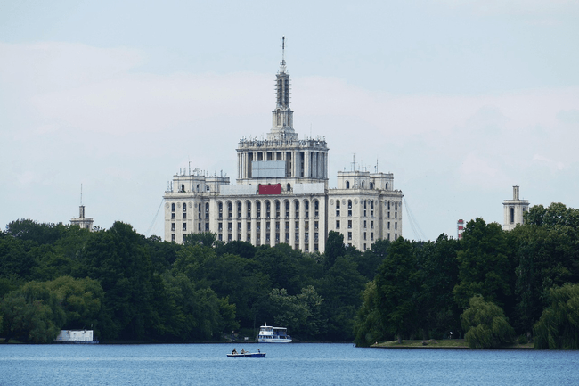 Casa Scânteii, mega-construcția din Capitala anilor '50. Ce ascundeau buncărele interzise, săpate la zeci de metri sub ea