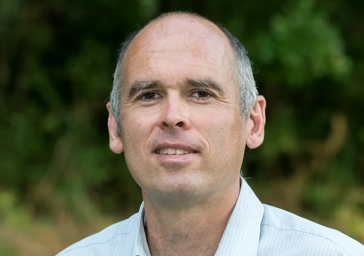 Francezul din Cobor este convins că doar educația poate aduce progres în România FOTO Erwan Joliff