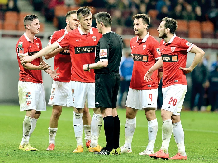 
    Dinamoviştii vor vedea  încă un sezon la  televizor meciurile din  cupele europeneFoto: Mediafax   