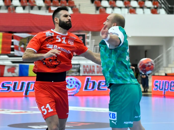 Javier Humet e jucător de bază în echipa Dinamo (Foto: sportpictures.eu)