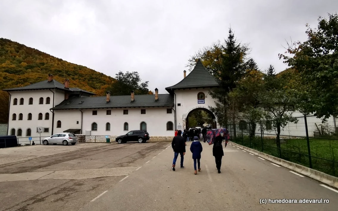 manastirea prislop foto daniel guta adevarul