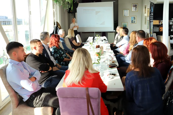 Membrii clubului primesc informații pe diverse domenii FOTO Bizz Club