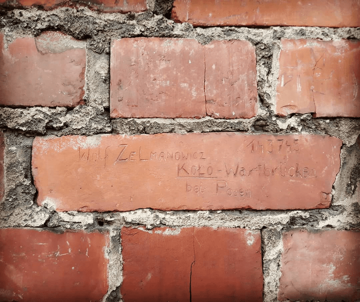 Povestea inscripției de pe pereții lagărului de la Auschwitz: evreul polonez căruia naziștii i-au dat nume german 