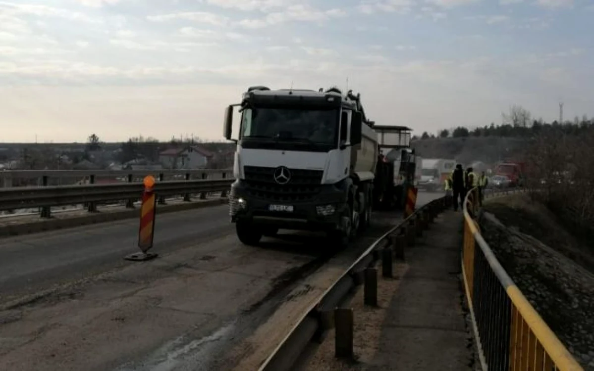 Lucrările de reabilitare pe podul peste râul Ialomiţa au fost reluate în luna martie FOTO DRDP Constanţa