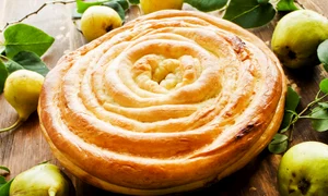 Placinta cu pere  Sursa foto shutterstock 695213329 jpg