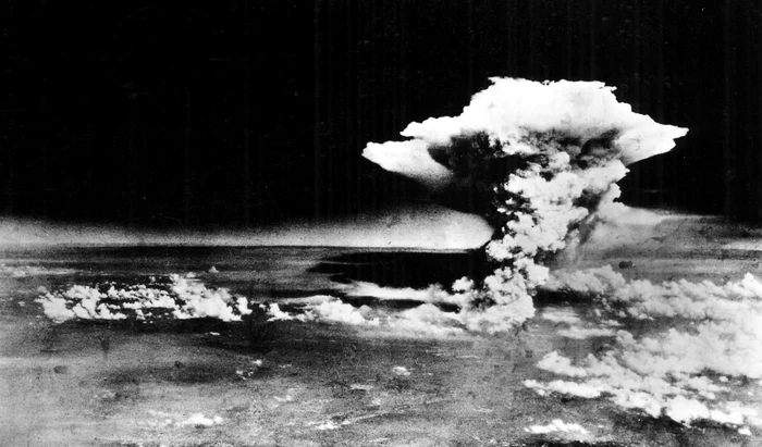 9 august: A fost detonată cea de-a doua bombă atomică deasupra orașului japonez Nagasaki