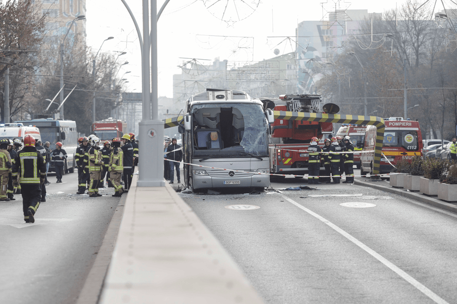 Presa grecească scrie despre accidentul din Pasajul Unirii: Autoritățile investighează dacă șoferul a setat corect datele în GPS