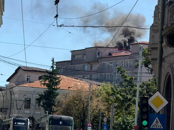 Incendiu la Maternitatea Cuza.  Foto  grup Facebook Esti din Iasi daca