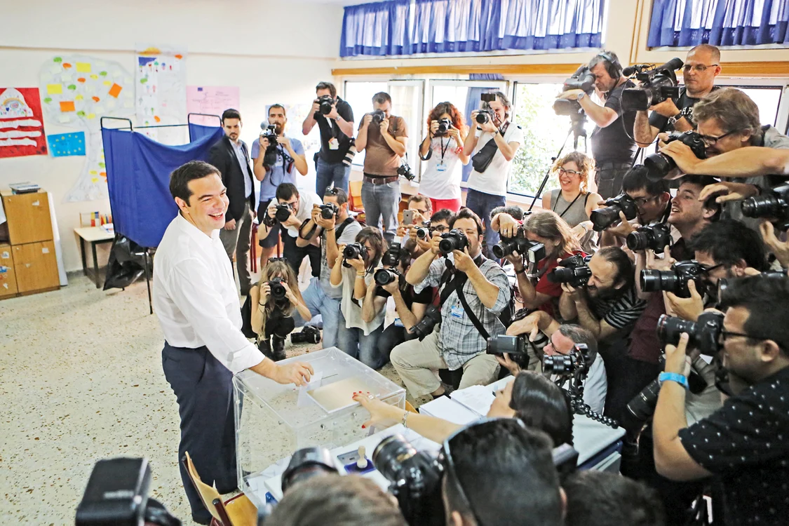 Premierul a votat de unul  singur, în faţa presei