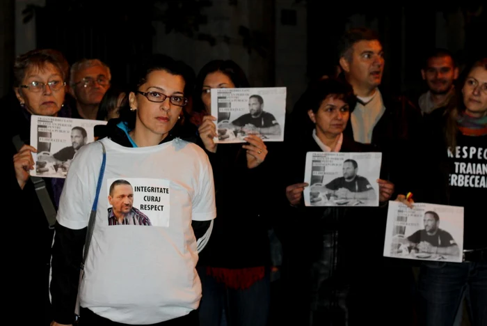 Gabriela Berbeceanu (în prim-plan) a fost alături de protestatari. FOTO: ADEVĂRUL. D.G.