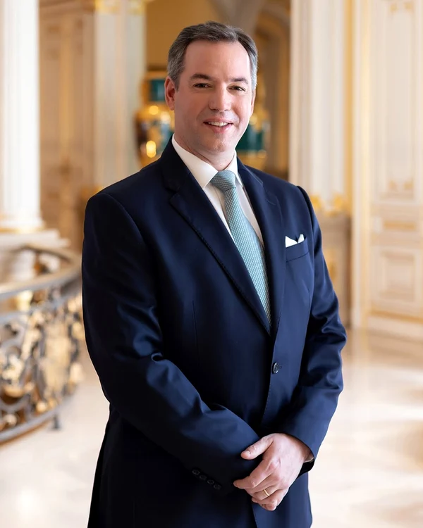 Prințul Guillaume și Prințesa Stephanie a Luxemburgului, noi portrete regale, Foto Kary Barthelmey (n°1) ; Christian Aschman (n°2) (1) jpg