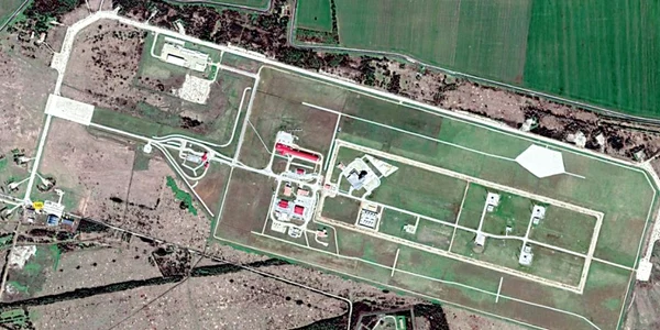 Militarii americani sunt îngrijoraţi că aviaţia rusă face antrenamente de bombardament pe o machetă care reproduce baza de la Deveselu FOTO AFP