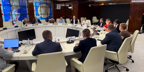 Guvernul discută cu marile companii despre aprovizionarea cu carburanți FOTO Gov.ro