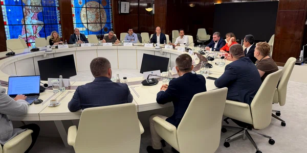Guvernul discută cu marile companii despre aprovizionarea cu carburanți FOTO Gov.ro