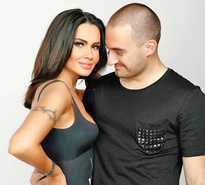 
    Diva şi Boby sunt  personajele principale  din „Sacrificiul”  