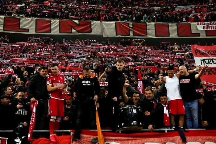 
    Fanii dinamoviști au fost învinși de acționarii spanioliFOTO: Sportpictures.eu  