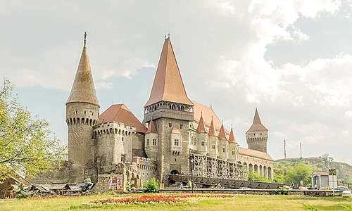 Castelul Corvinilor jpeg