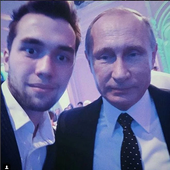 Tânărul din imagine nu a întâmpinat niciun obstacol când a vrut un selfie cu Vladimir Putin