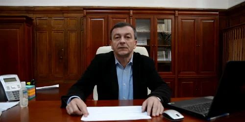 Profesorul Georgescu explică în ce constă noul dezinfectant realizat de cercetători
