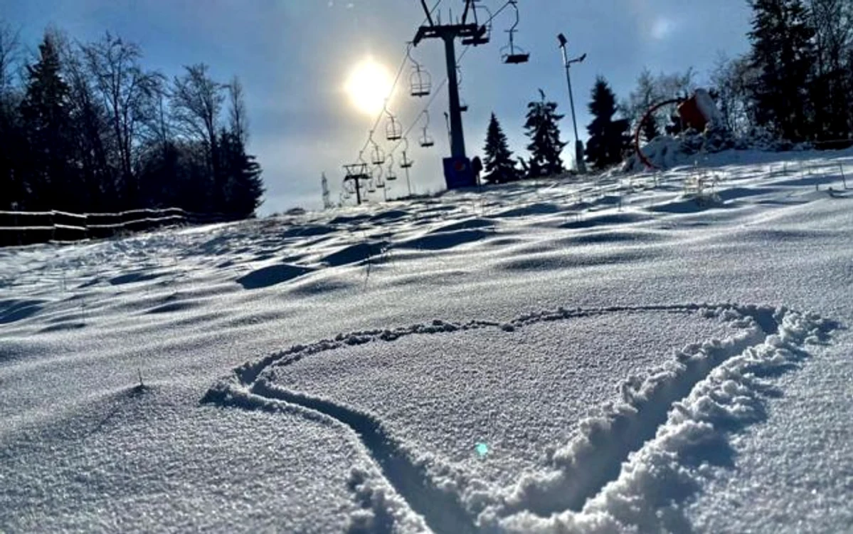 La Cavnic a venit prima ninsoare semnificativă. Foto: Superski Cavnic