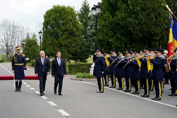 Ministrul Apărării susține că Rep. Moldova este supusă riscurilor militare. FOTO: Facebook.com