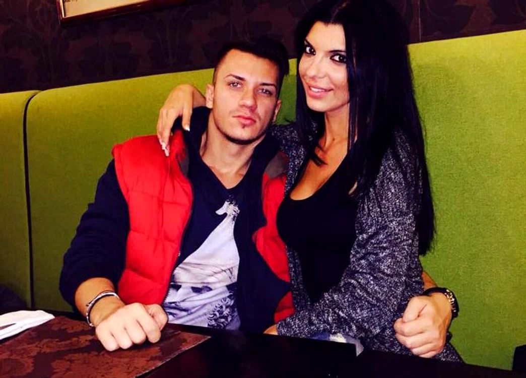 Andreea este foarte fericită în braţele lui Dani 