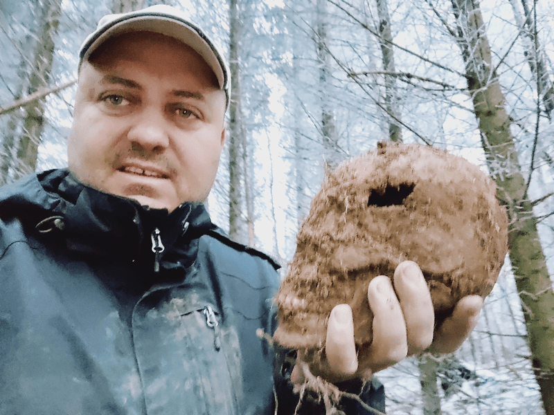 Aventurile unui băcăuan pasionat de arheologie. A scos la lumină vestigii importante din războaie FOTO