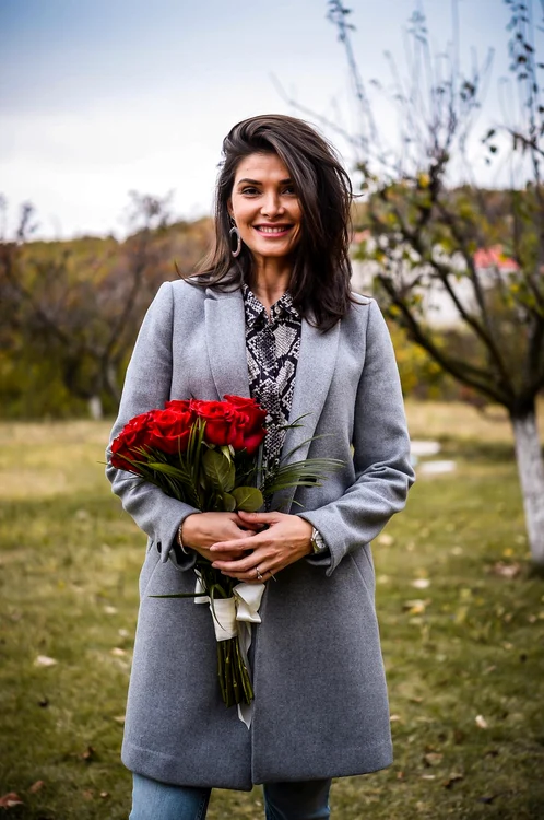 Alina Pușcaș a fost surprinsă de colegii de platou