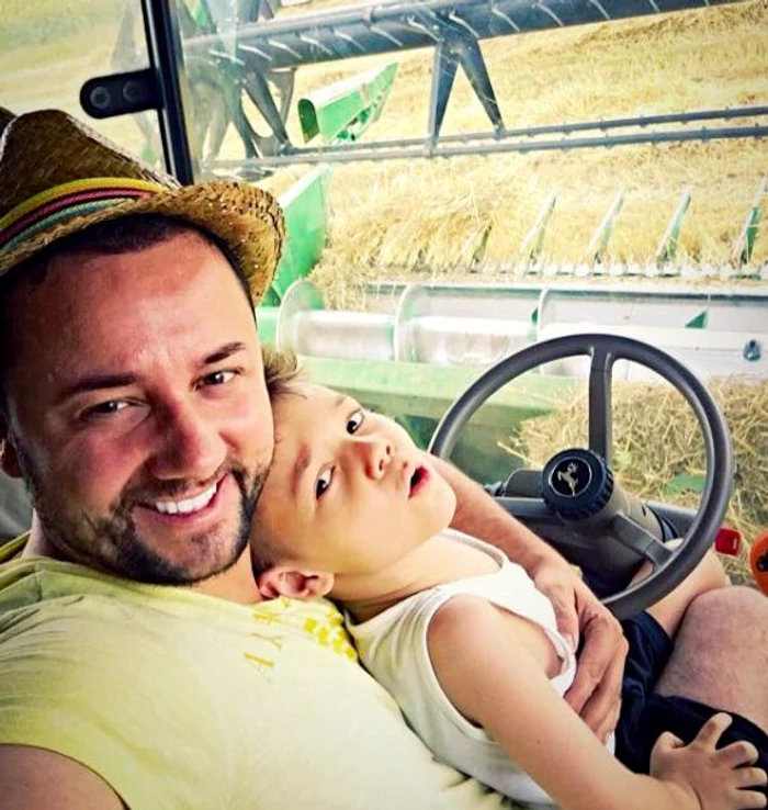 David și Cătălin au fost la muncit câmpul