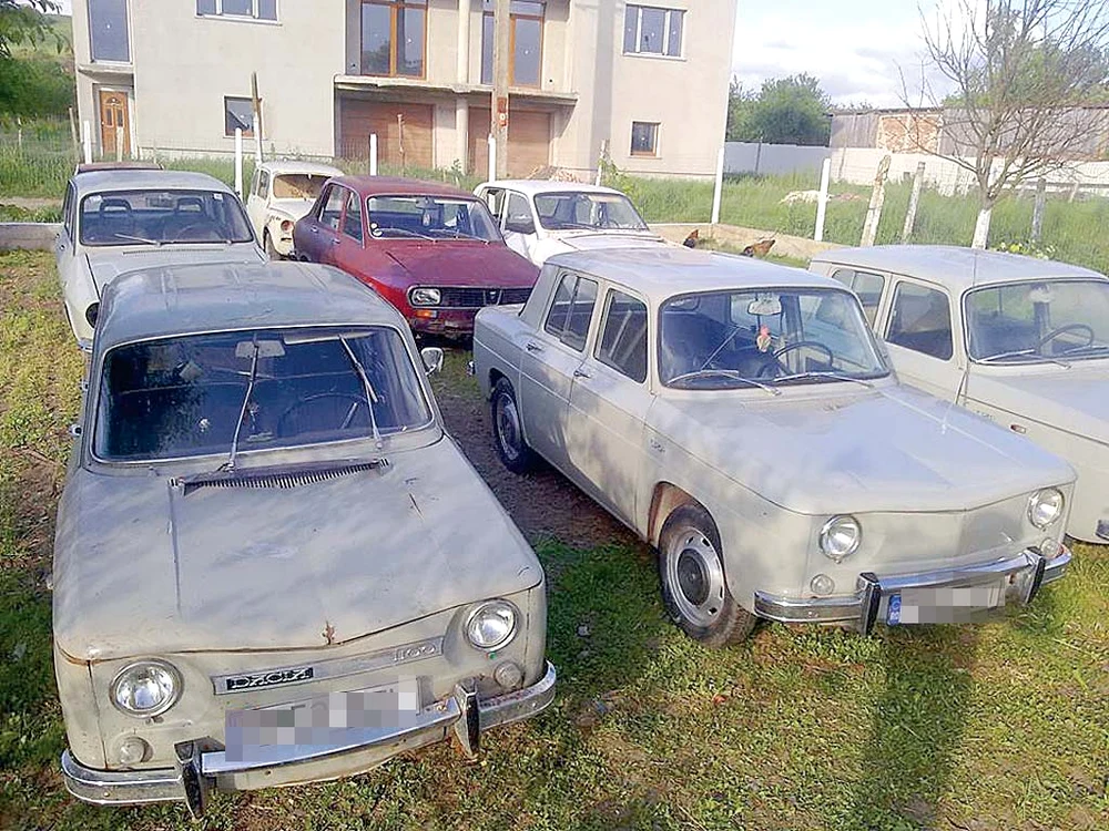 Curtea lui Iulian a devenit neîncăpătoare ca urmare a numărului mare de automobile