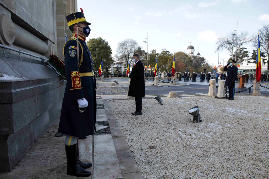 
    Președintele Klaus Iohannis și militarii au purtat mască de protecțieFoto: Inquam Photos  