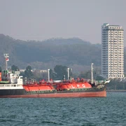 Petrolier chinez foto shutterstock jpg