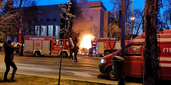 incendiu langa ambasada Rusiei in Bucuresti FOTO Facebook